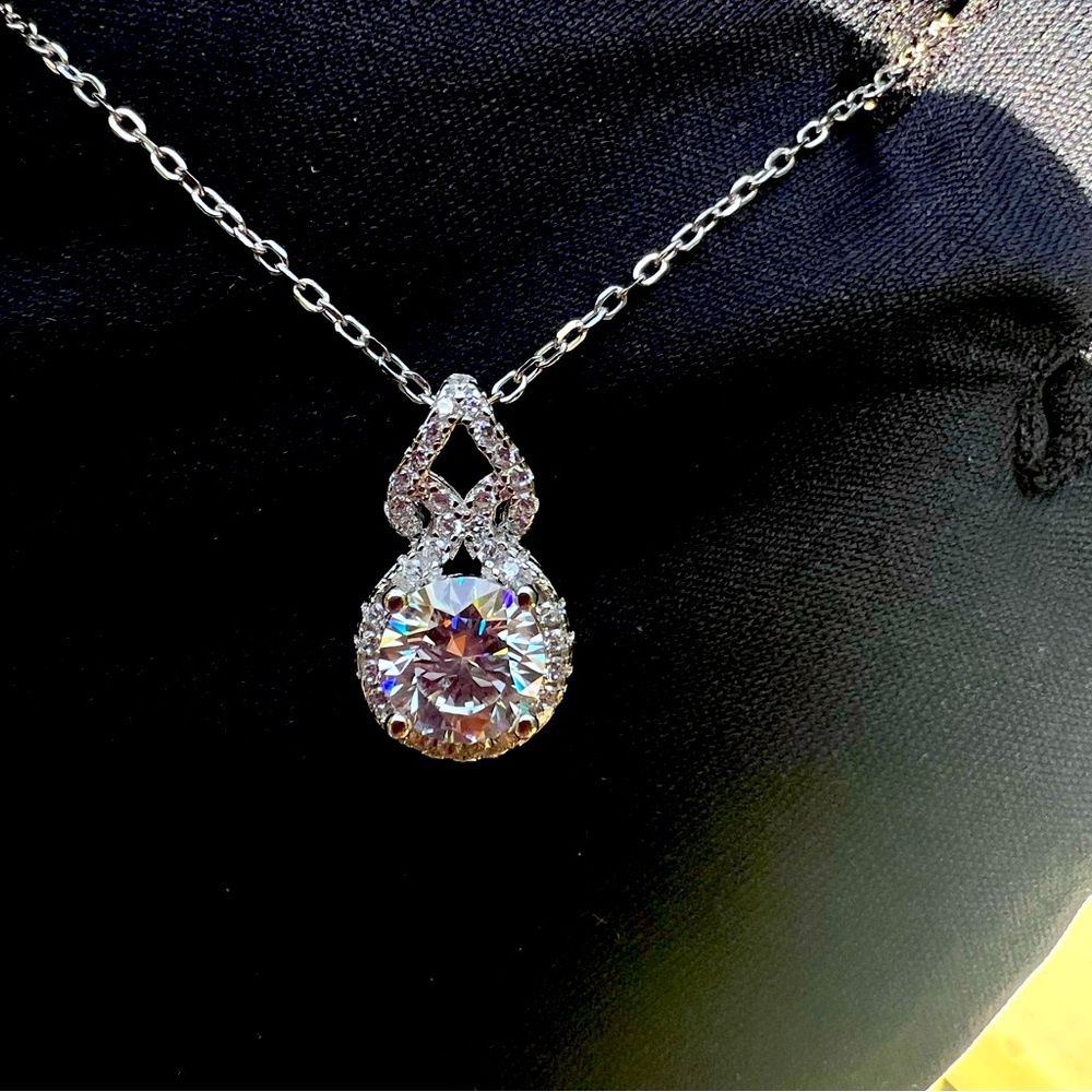 New Moissanite 10H10A Pendant Necklace 1CT,18K White Gold Plated Sterling Silver